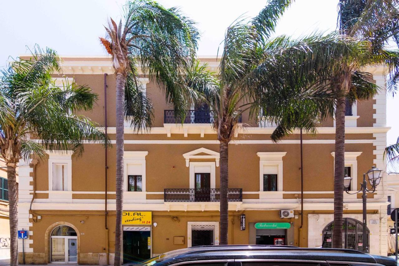 ברינדיזי Palazzo Bellocchi - Suites & Apartments מראה חיצוני תמונה