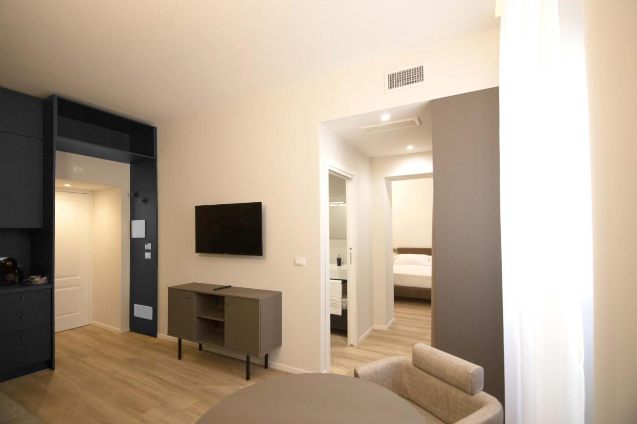 ברינדיזי Palazzo Bellocchi - Suites & Apartments מראה חיצוני תמונה