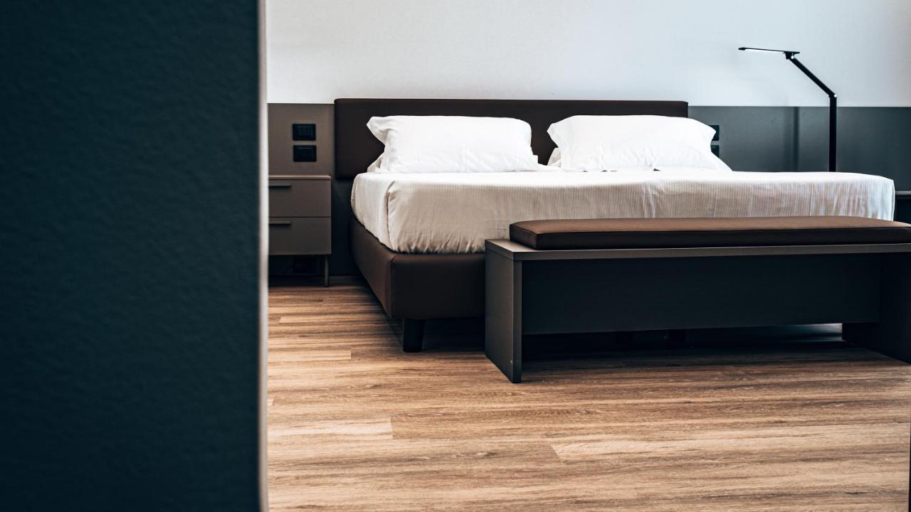 ברינדיזי Palazzo Bellocchi - Suites & Apartments מראה חיצוני תמונה