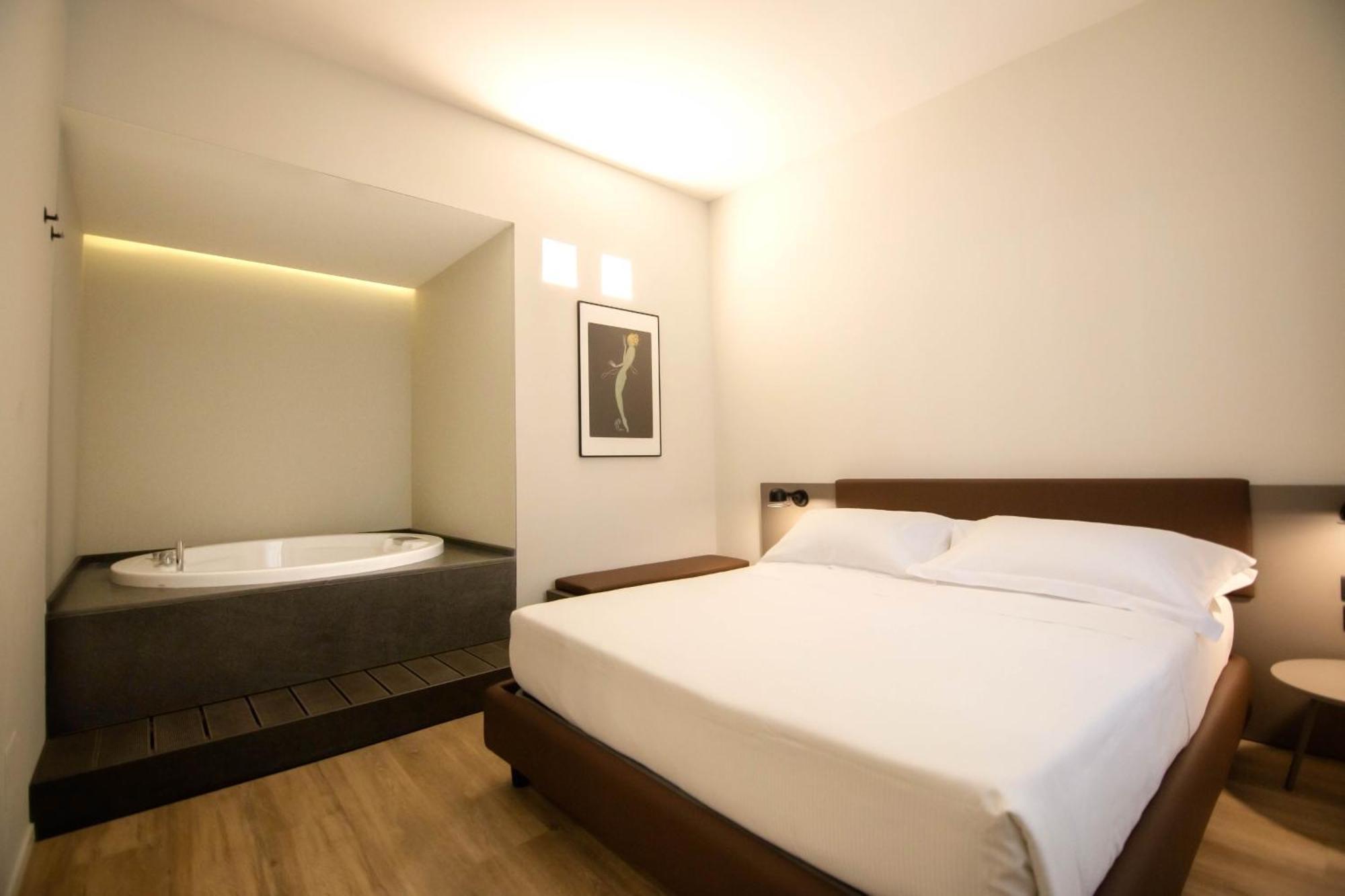 ברינדיזי Palazzo Bellocchi - Suites & Apartments חדר תמונה